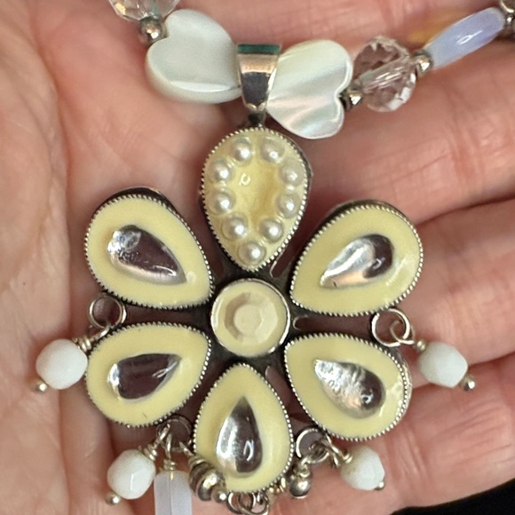 Vintage Reminiscence French Rivera Floral Pendant Necklace - Picture 12 of 12